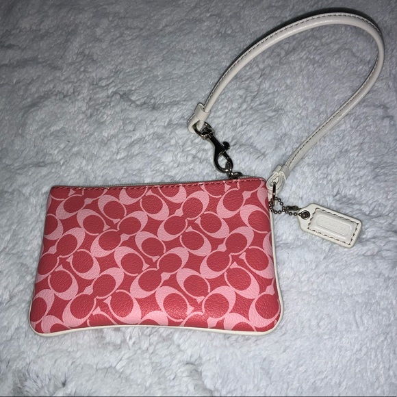 coach coral wristlet - Picture 4 of 7